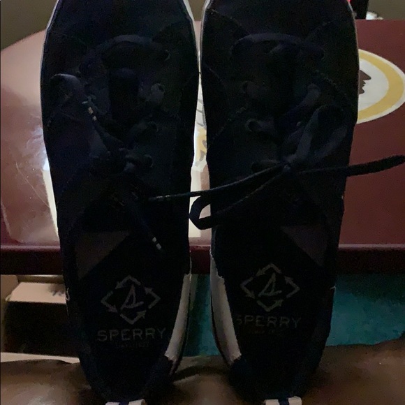 Shoe - Picture 3 of 5